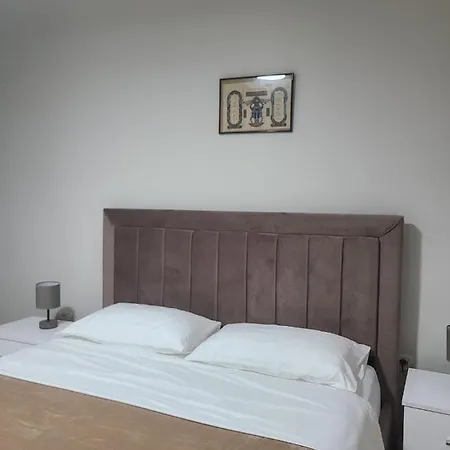 Home Inn Apartaments Tirana Apartmán