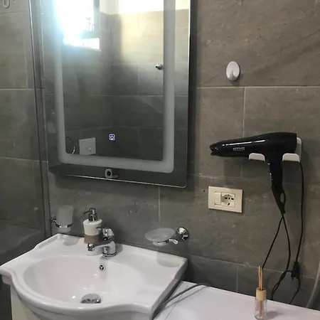 Home Inn Apartaments Tirana Apartmán *