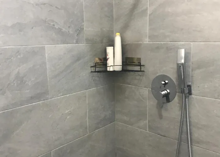Home Inn Apartaments Tirana 公寓